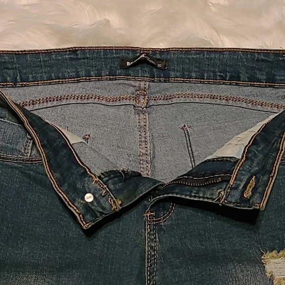 Distressed Jean's - Picture 3 of 6